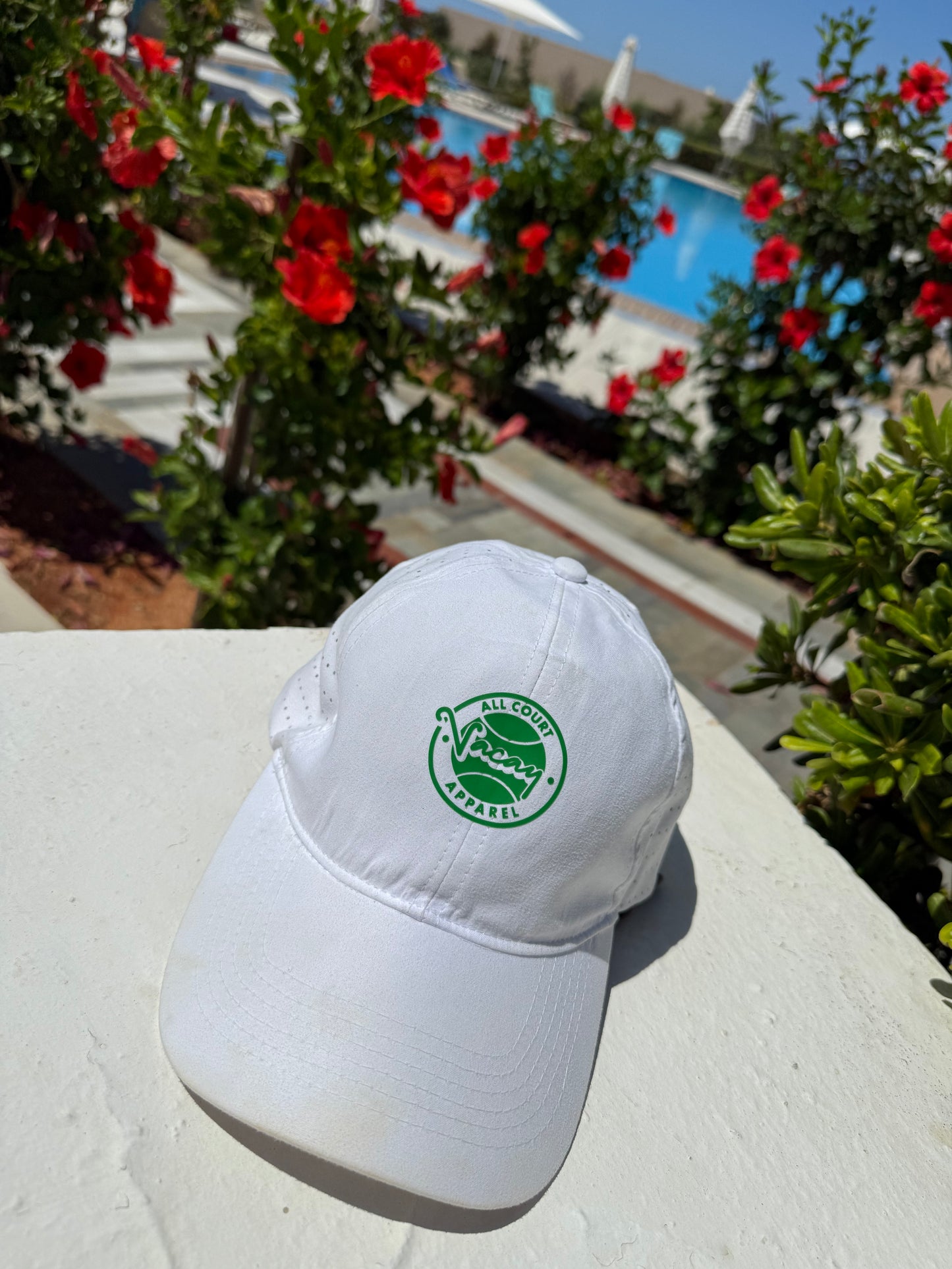 COURT PERFORMANCE CAP - WHITE/GREEN