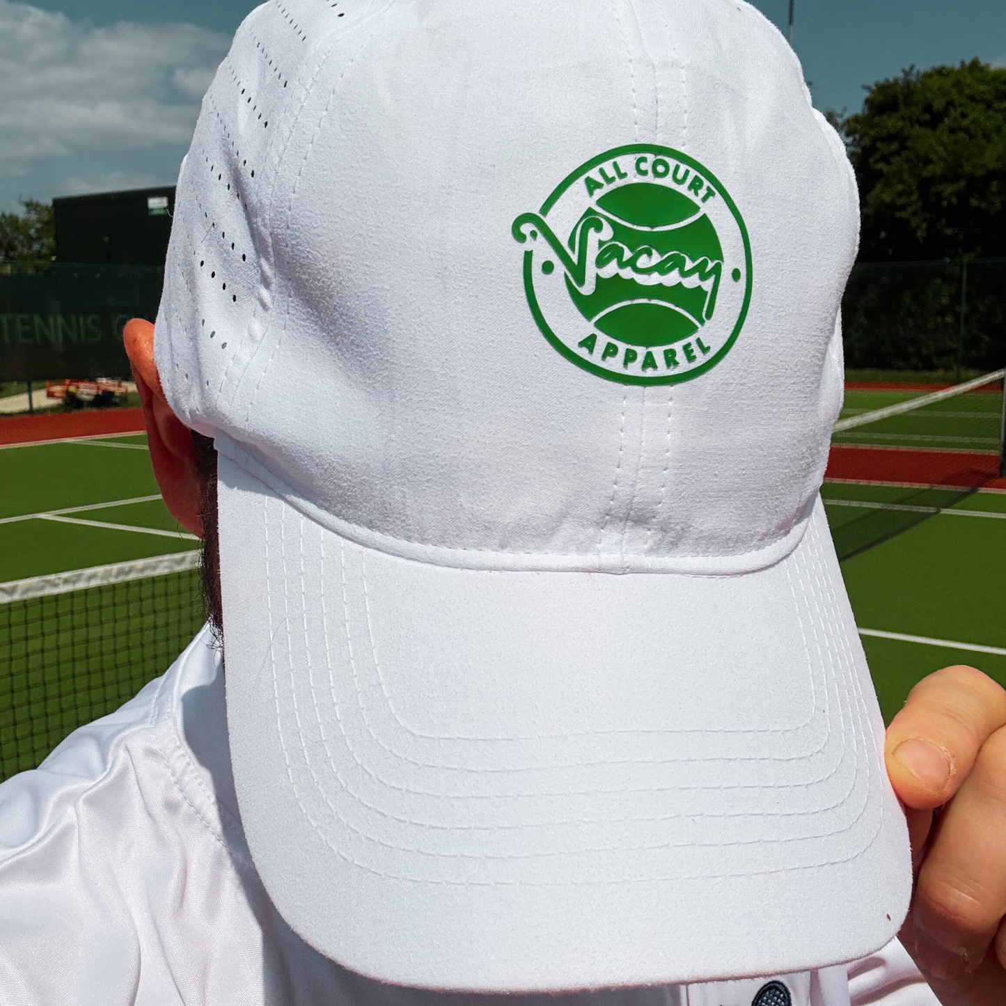 COURT PERFORMANCE CAP - WHITE/GREEN